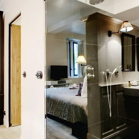 Fabulous, Enormous 4+ Bedroom Duplex, 5th Arr., Sleeps 10, Refpar105006 *